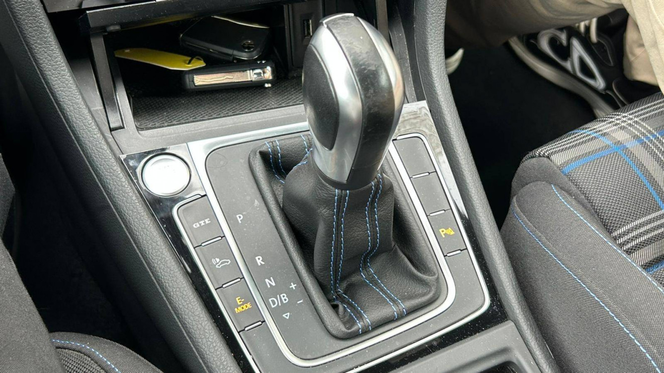 Acheter Volkswagen Golf Golf Hybride Rechargeable 1.4 TSI 204 DSG6 GTE 5p occasion dans les concessions du Groupe Faurie