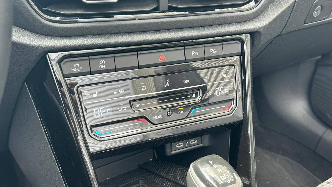 Acheter Volkswagen T-Roc T-Roc Cabriolet 1.5 TSI EVO2 150 Start/Stop DSG7 R-Line 2p neuf dans les concessions du Groupe Faurie