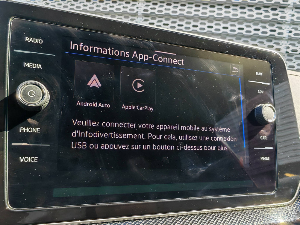 Acheter Volkswagen T-Cross T-Cross 1.0 TSI 116 Start/Stop DSG7 R-Line 5p occasion dans les concessions du Groupe Faurie