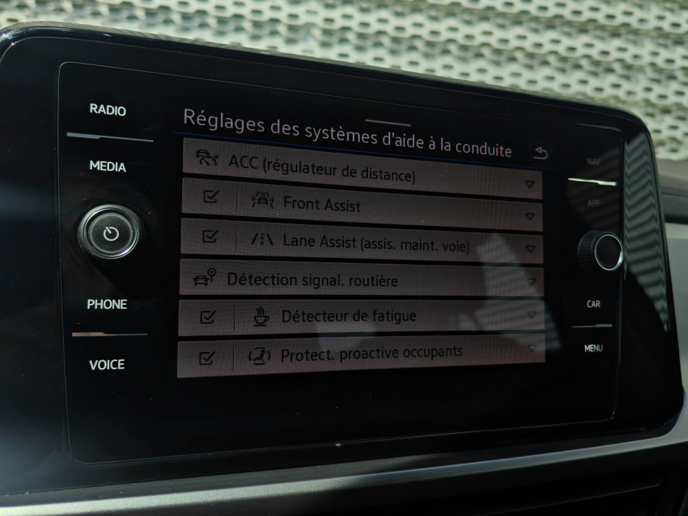 Acheter Volkswagen T-Roc T-Roc 1.0 TSI 110 Start/Stop BVM6 Life Business 5p occasion dans les concessions du Groupe Faurie