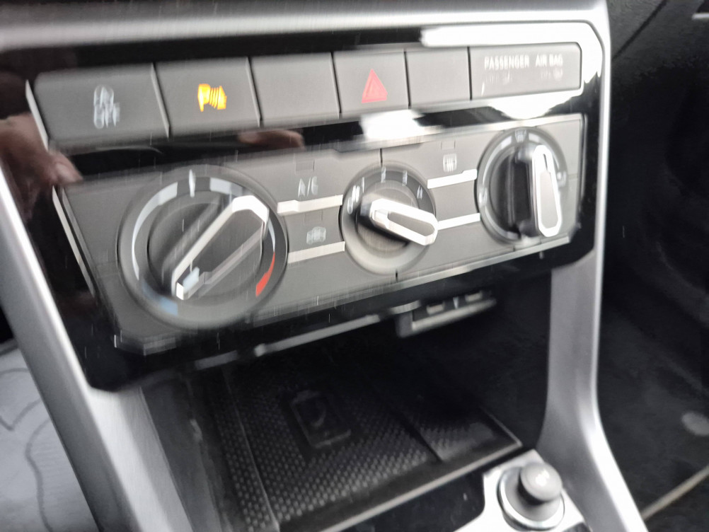 Acheter Volkswagen T-Cross T-Cross 1.0 TSI 110 Start/Stop BVM6 Active 5p occasion dans les concessions du Groupe Faurie