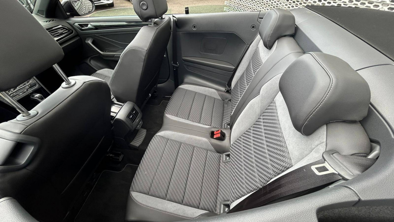 Acheter Volkswagen T-Roc T-Roc Cabriolet 1.5 TSI EVO2 150 Start/Stop DSG7 R-Line 2p neuf dans les concessions du Groupe Faurie
