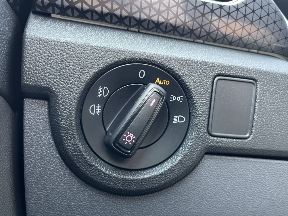 Acheter Volkswagen T-Cross T-Cross 1.0 TSI 115 Start/Stop DSG7 R-Line 5p occasion dans les concessions du Groupe Faurie