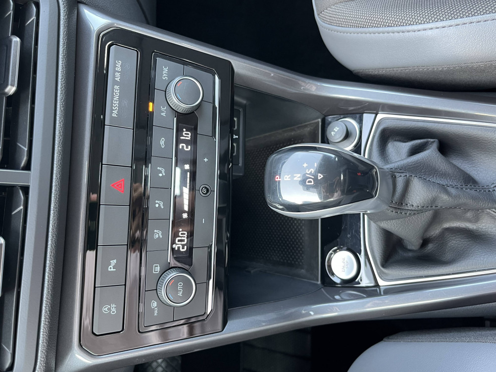 Acheter Volkswagen T-Cross T-Cross 1.0 TSI 115 Start/Stop DSG7 R-Line 5p occasion dans les concessions du Groupe Faurie