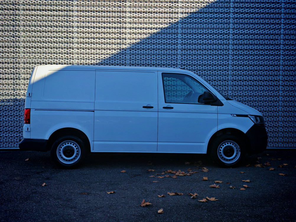 Acheter Volkswagen Transporter Fourgon T6 TRANSPORTER 6.1 VAN L1H1 2.0 TDI 150 BVM6 BUSINESS 4p occasion dans les concessions du Groupe Faurie