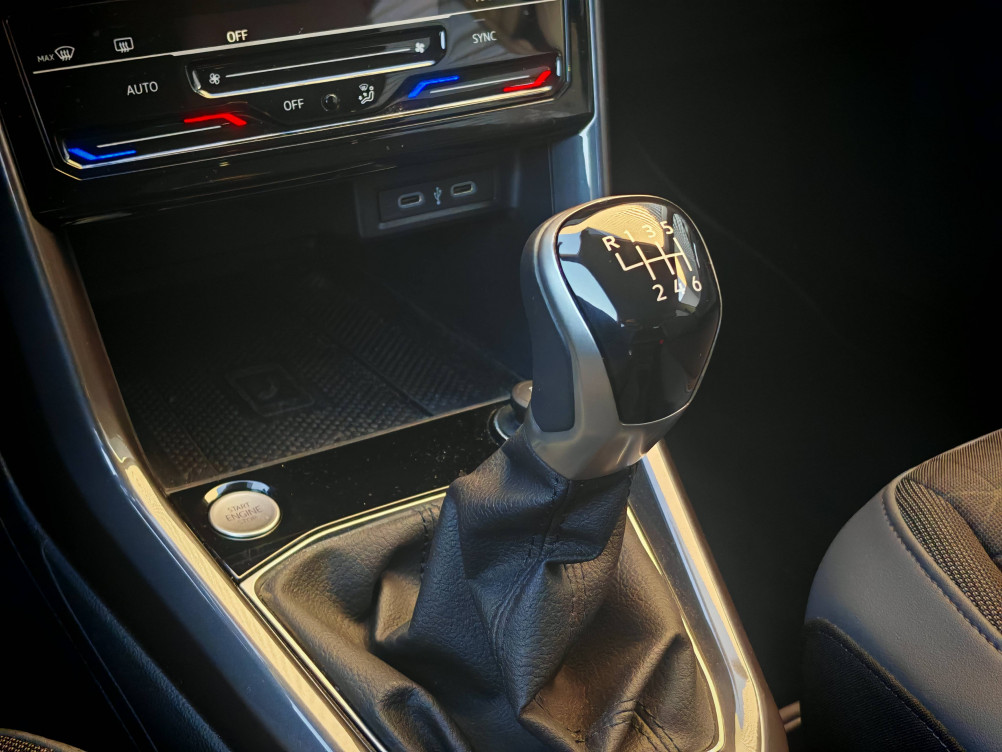 Acheter Volkswagen T-Cross T-Cross 1.0 TSI 110 Start/Stop BVM6 R-Line 5p occasion dans les concessions du Groupe Faurie