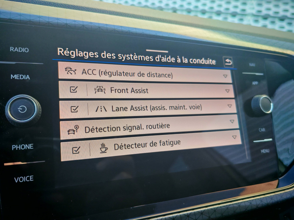 Acheter Volkswagen T-Cross T-Cross 1.0 TSI 110 Start/Stop BVM6 R-Line 5p occasion dans les concessions du Groupe Faurie