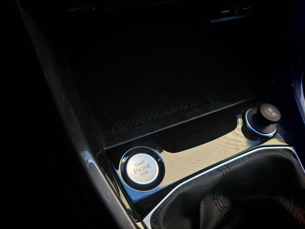 Acheter Volkswagen T-Cross T-Cross 1.0 TSI 110 Start/Stop BVM6 R-Line 5p occasion dans les concessions du Groupe Faurie