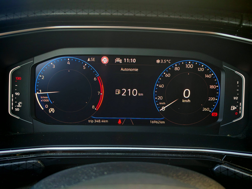 Acheter Volkswagen T-Cross T-Cross 1.0 TSI 110 Start/Stop BVM6 R-Line 5p occasion dans les concessions du Groupe Faurie