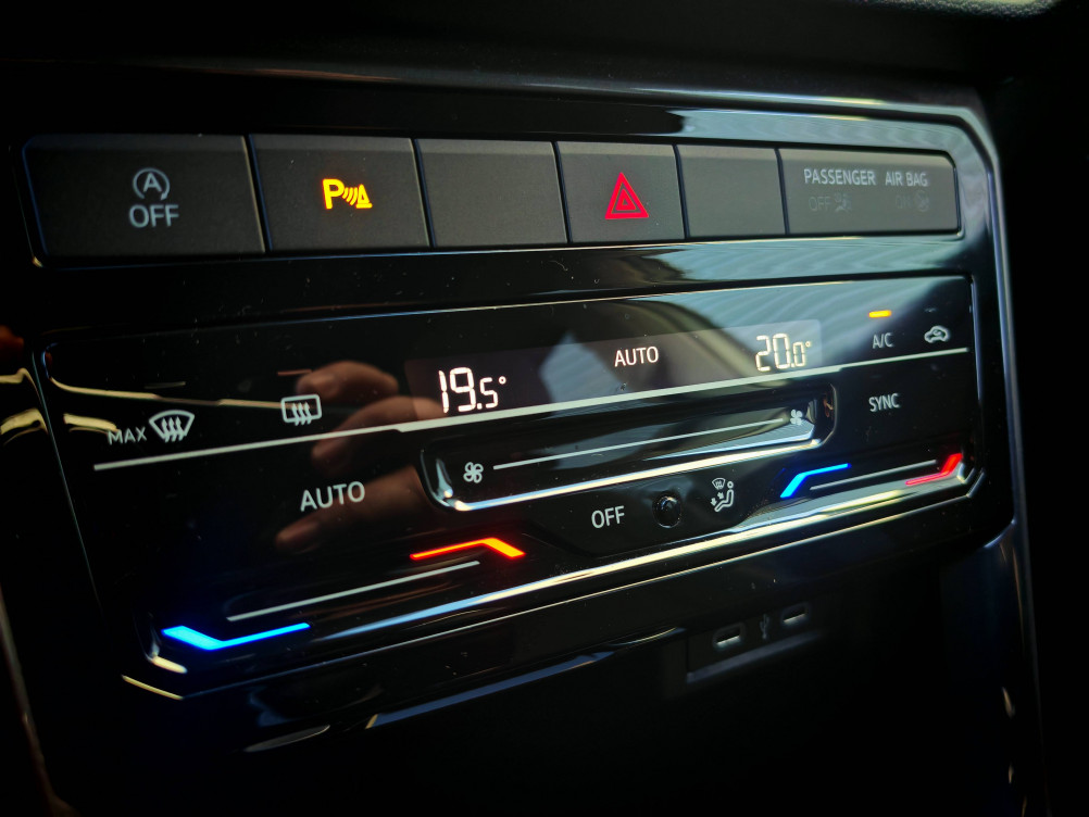 Acheter Volkswagen T-Cross T-Cross 1.0 TSI 110 Start/Stop BVM6 R-Line 5p occasion dans les concessions du Groupe Faurie