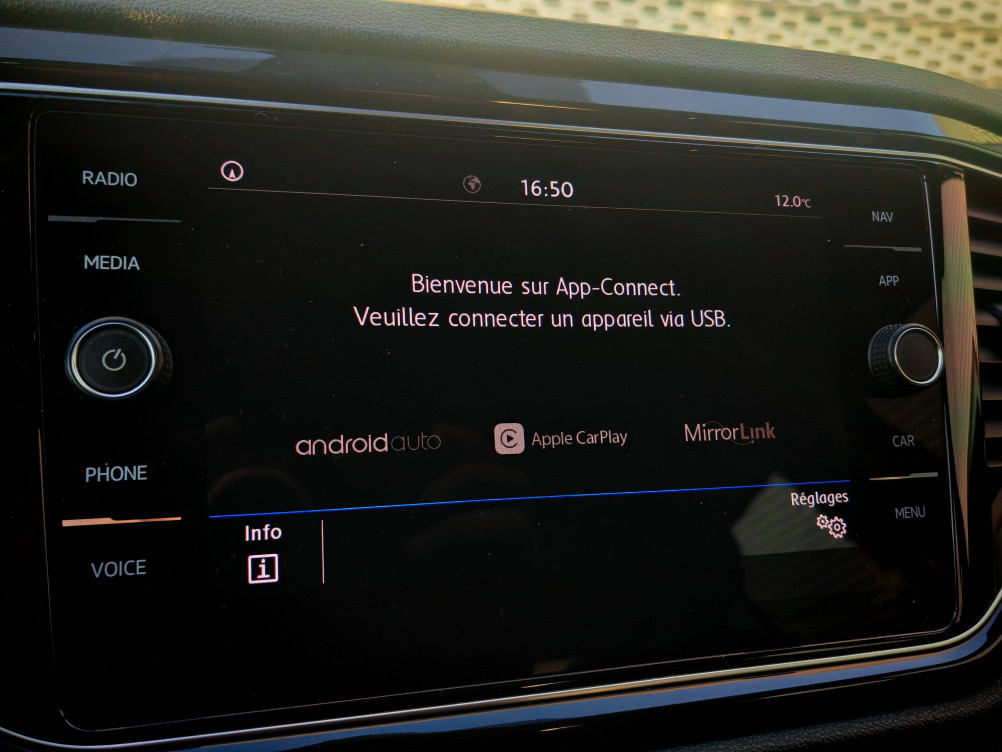 Acheter Volkswagen T-Roc T-Roc 1.5 TSI 150 EVO Start/Stop DSG7 Carat 5p occasion dans les concessions du Groupe Faurie