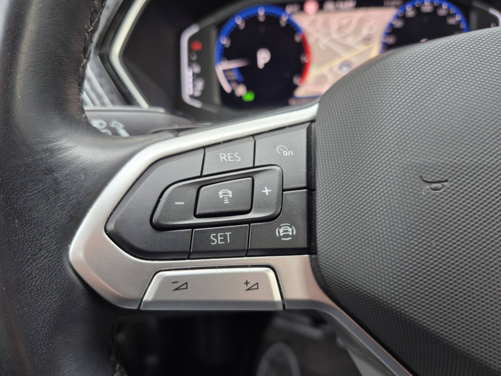 Acheter Volkswagen T-Cross T-Cross 1.0 TSI 110 Start/Stop DSG7 R-Line Tech 5p occasion dans les concessions du Groupe Faurie