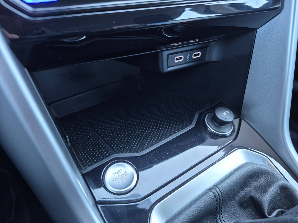 Acheter Volkswagen T-Roc T-Roc 1.0 TSI 110 Start/Stop BVM6 Life 5p occasion dans les concessions du Groupe Faurie