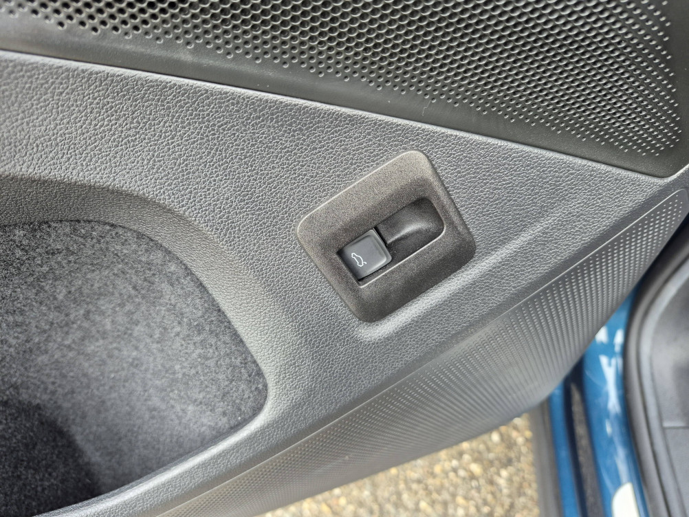 Acheter Volkswagen Tiguan Tiguan 2.0 TDI 150ch DSG7 R-Line 5p occasion dans les concessions du Groupe Faurie