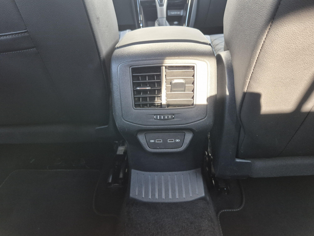 Acheter Volkswagen T-Roc T-Roc 1.5 TSI EVO2 150 Start/Stop DSG7 R-Line 5p occasion dans les concessions du Groupe Faurie