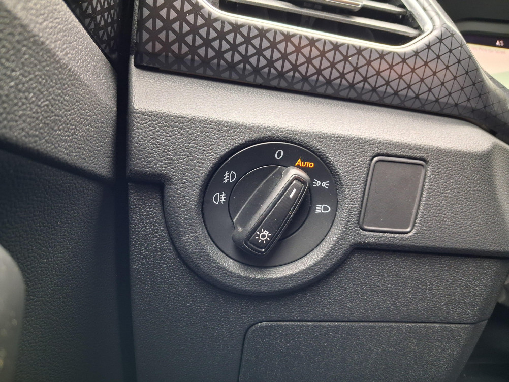 Acheter Volkswagen T-Cross T-Cross 1.0 TSI 110 Start/Stop DSG7 R-Line Tech 5p occasion dans les concessions du Groupe Faurie