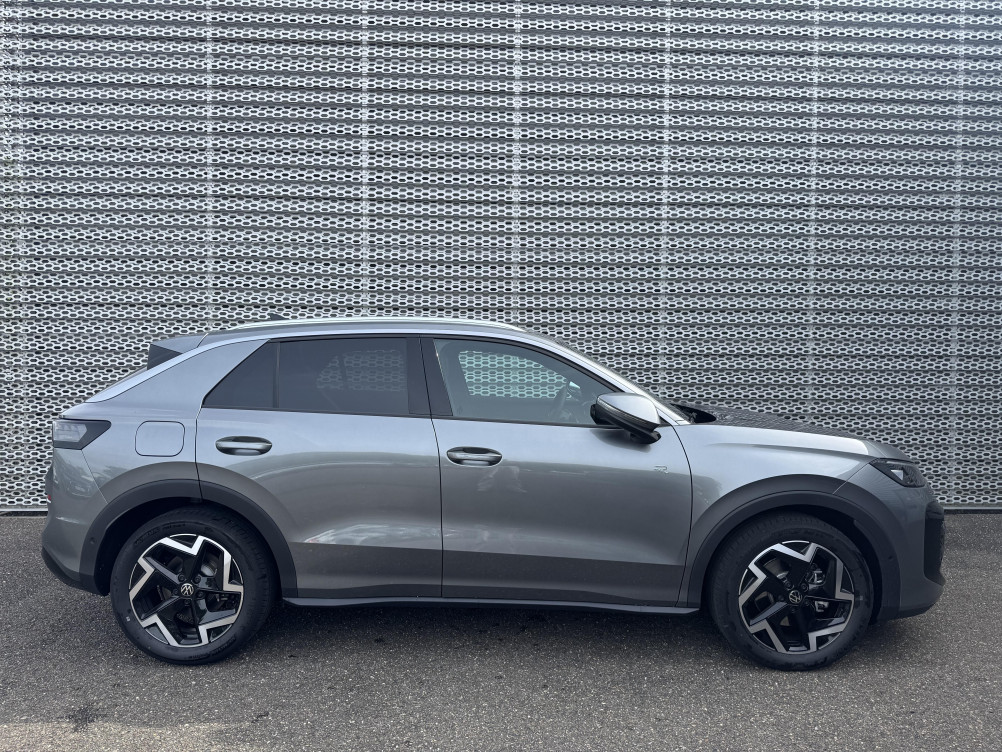 Acheter Volkswagen T-Roc T-Roc 1.5 eTSI EVO2 Hybrid 150 ch DSG7 R-Line 5p neuf dans les concessions du Groupe Faurie