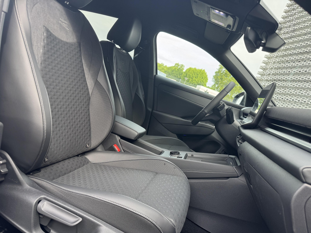 Acheter Volkswagen T-Roc T-Roc 1.5 eTSI EVO2 Hybrid 150 ch DSG7 R-Line 5p neuf dans les concessions du Groupe Faurie
