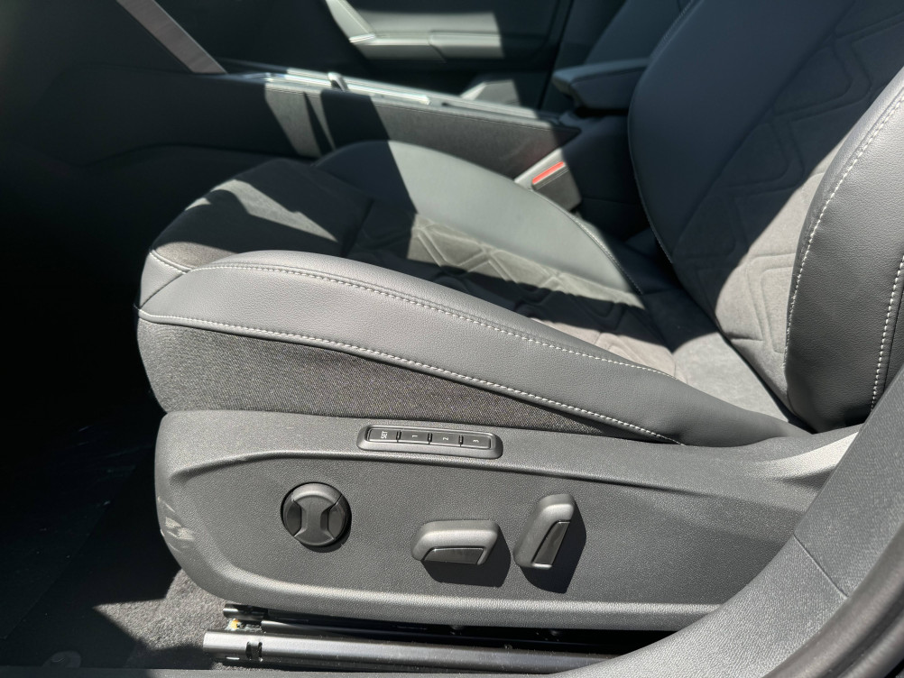 Acheter Seat Leon Leon e-Hybrid 204 ch DSG6 Xcellence 5p neuf dans les concessions du Groupe Faurie