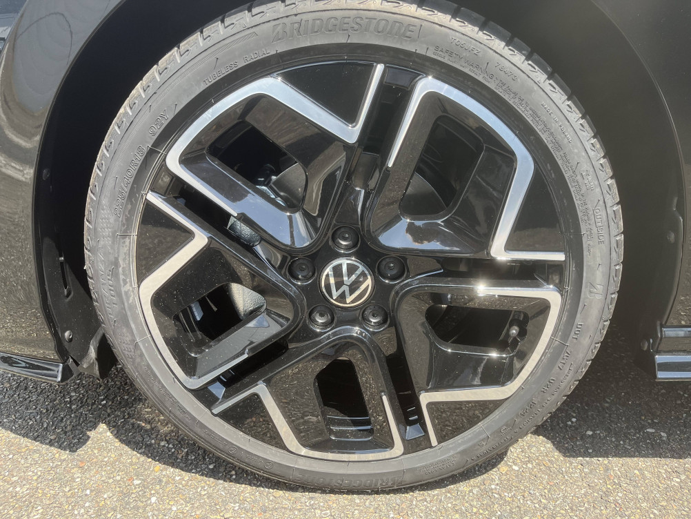 Acheter Volkswagen Golf Golf SW 1.5 eTSI EVO2 150 DSG7 R-Line 5p neuf dans les concessions du Groupe Faurie