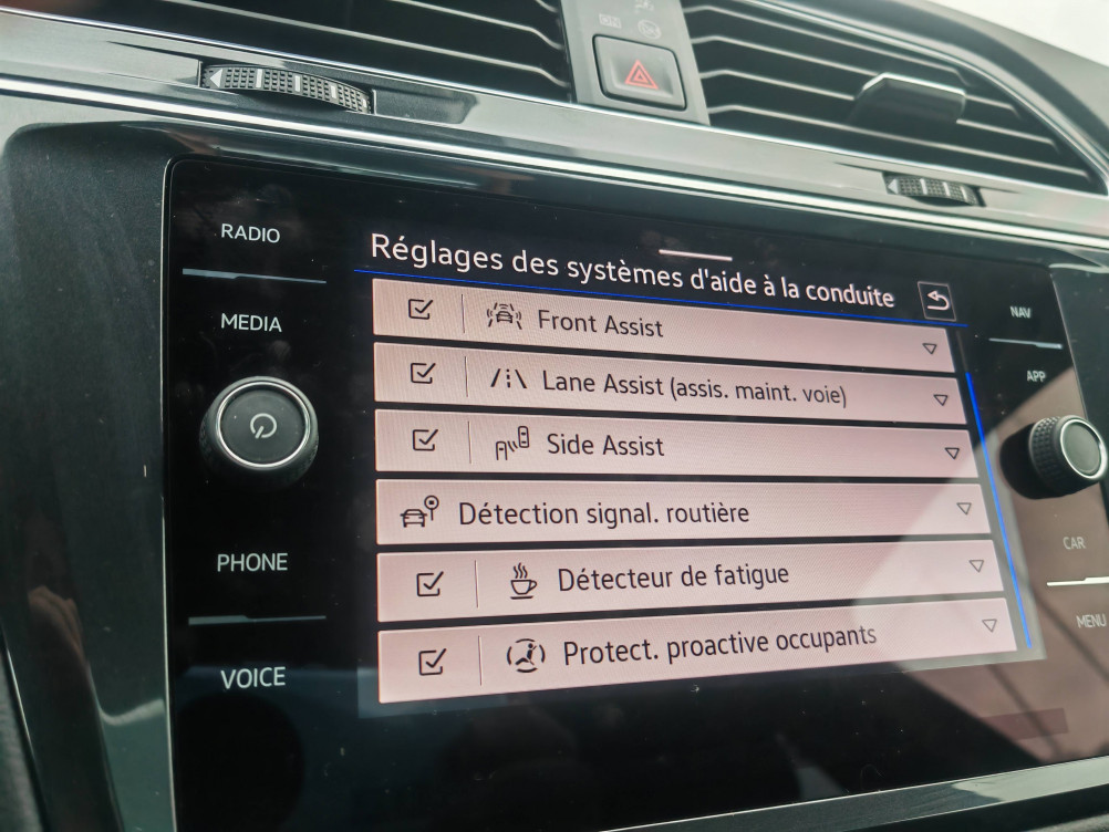 Acheter Volkswagen Tiguan Tiguan 2.0 TDI 150ch DSG7 R-Line 5p occasion dans les concessions du Groupe Faurie