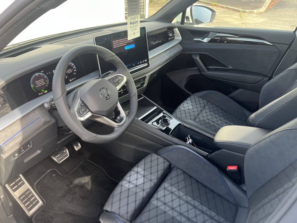 Acheter Volkswagen Tayron Tayron 1.5 eHybrid 204ch DSG6 5pl R-Line Edition 5p neuf dans les concessions du Groupe Faurie