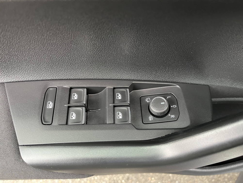 Acheter Volkswagen Polo Polo 1.0 TSI 110 S&S DSG7 R-Line 5p occasion dans les concessions du Groupe Faurie