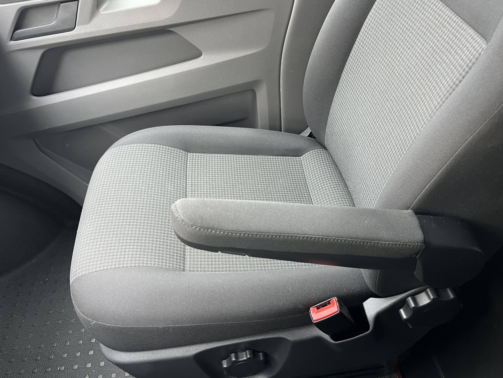 Acheter Volkswagen Transporter Fourgon T6 TRANSPORTER 6.1 VAN L1H1 2.0 TDI 198 DSG7 BUSINESS LINE 4p occasion dans les concessions du Groupe Faurie