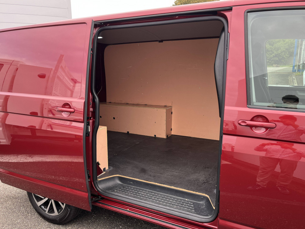 Acheter Volkswagen Transporter Fourgon T6 TRANSPORTER 6.1 VAN L1H1 2.0 TDI 198 DSG7 BUSINESS LINE 4p occasion dans les concessions du Groupe Faurie