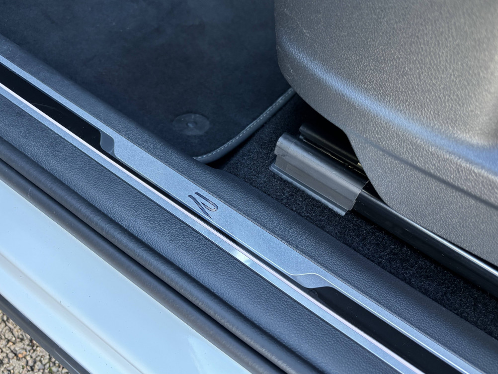 Acheter Volkswagen Tiguan Tiguan 2.0 TDI 150ch DSG7 R-Line 5p occasion dans les concessions du Groupe Faurie