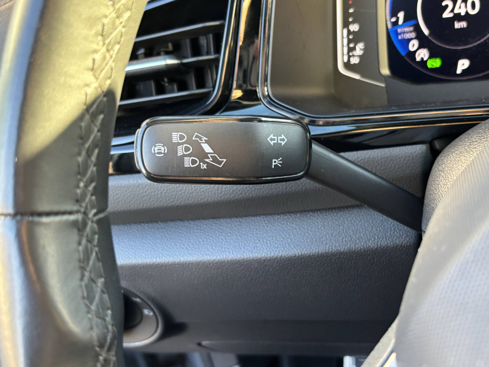 Acheter Volkswagen T-Roc T-Roc 1.5 TSI EVO 150 Start/Stop DSG7 R-Line 5p occasion dans les concessions du Groupe Faurie