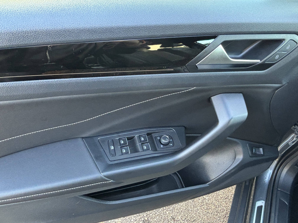 Acheter Volkswagen T-Roc T-Roc 1.5 TSI EVO 150 Start/Stop DSG7 R-Line 5p occasion dans les concessions du Groupe Faurie