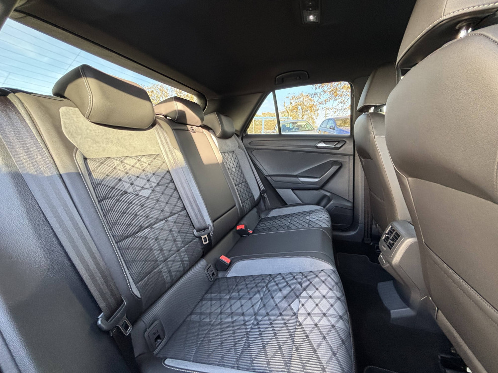 Acheter Volkswagen T-Roc T-Roc 1.5 TSI EVO 150 Start/Stop DSG7 R-Line 5p occasion dans les concessions du Groupe Faurie