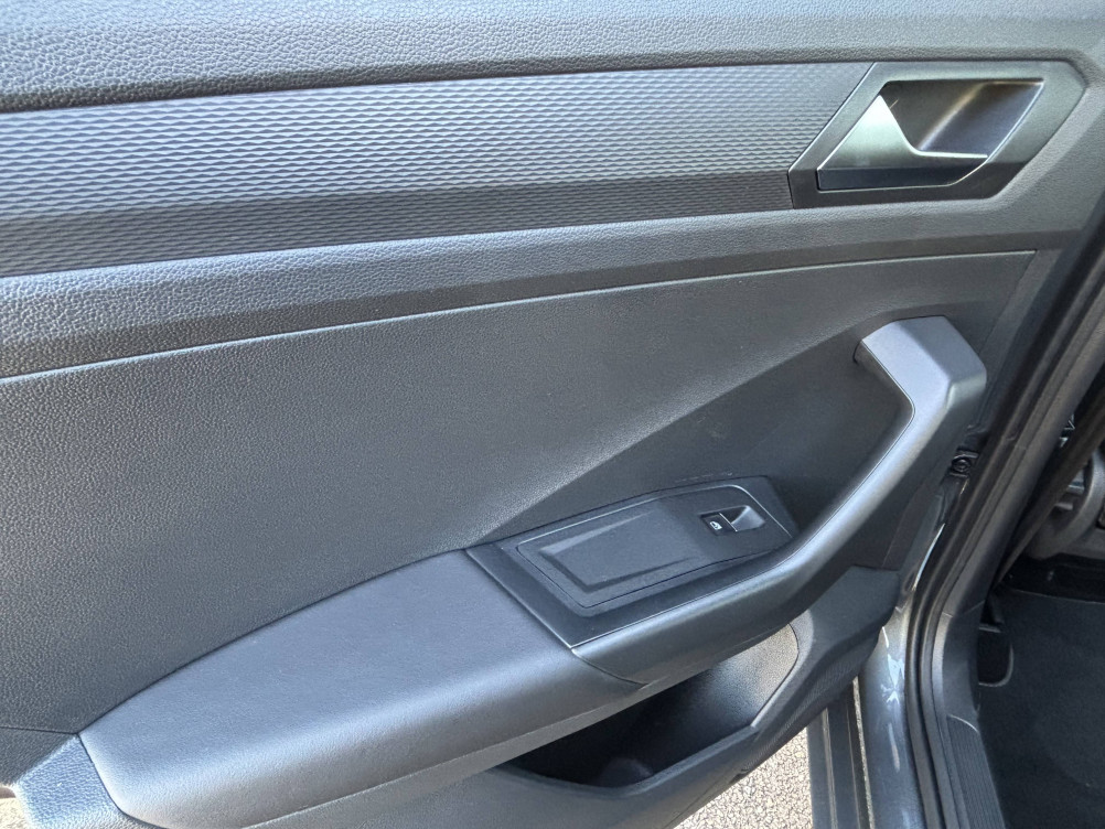 Acheter Volkswagen T-Roc T-Roc 1.5 TSI EVO 150 Start/Stop DSG7 R-Line 5p occasion dans les concessions du Groupe Faurie