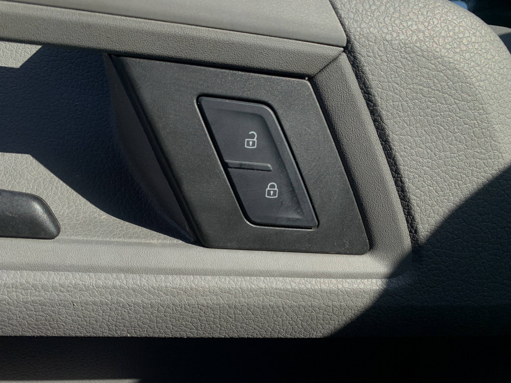 Acheter Volkswagen Crafter CRAFTER VAN 30 L3H3 2.0 TDI 140 CH BUSINESS LINE PLUS 4p occasion dans les concessions du Groupe Faurie