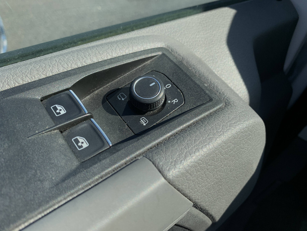 Acheter Volkswagen Crafter CRAFTER VAN 30 L3H3 2.0 TDI 140 CH BUSINESS LINE PLUS 4p occasion dans les concessions du Groupe Faurie