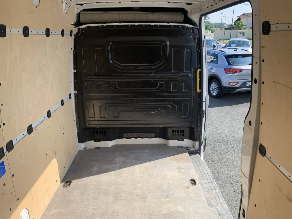 Acheter Volkswagen Crafter CRAFTER VAN 30 L3H3 2.0 TDI 140 CH BUSINESS LINE PLUS 4p occasion dans les concessions du Groupe Faurie