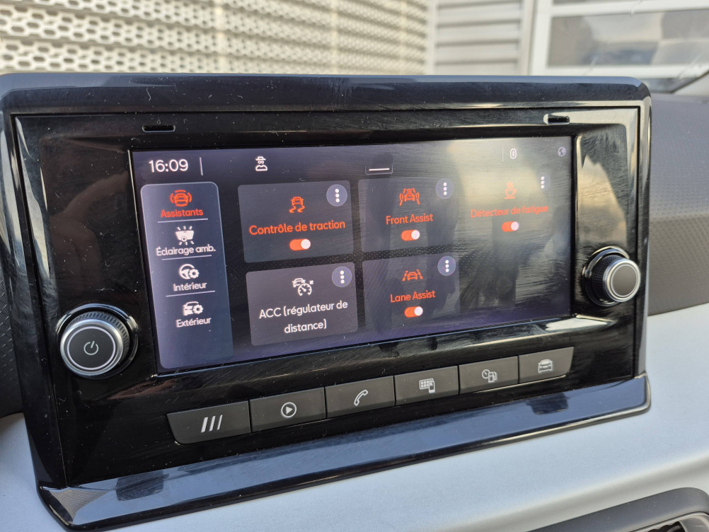 Acheter Seat Arona Arona 1.0 TSI 110 ch Start/Stop DSG7 Style Business 5p occasion dans les concessions du Groupe Faurie