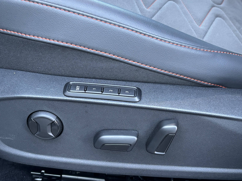 Acheter Seat Leon Leon 1.5 eTSI 150 DSG7 FR 5p occasion dans les concessions du Groupe Faurie