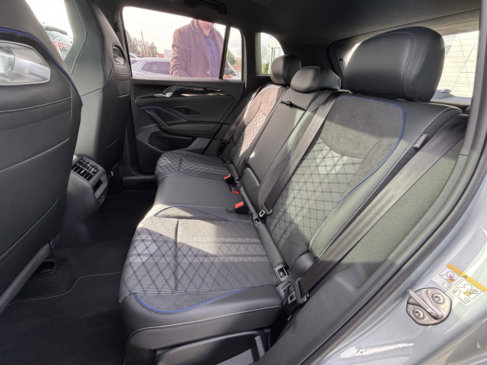 Acheter Volkswagen Tiguan Tiguan 1.5 eHybrid 204ch DSG6 R-Line Edition 5p neuf dans les concessions du Groupe Faurie