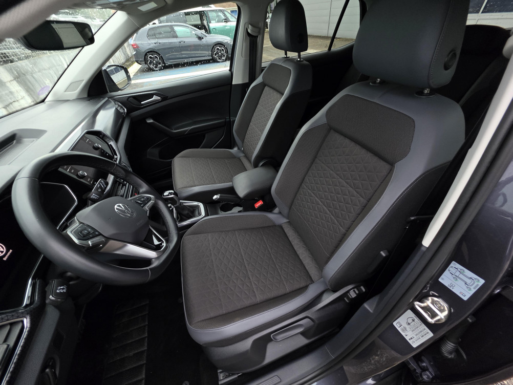Acheter Volkswagen T-Cross T-Cross 1.0 TSI 110 Start/Stop DSG7 R-Line Tech 5p occasion dans les concessions du Groupe Faurie