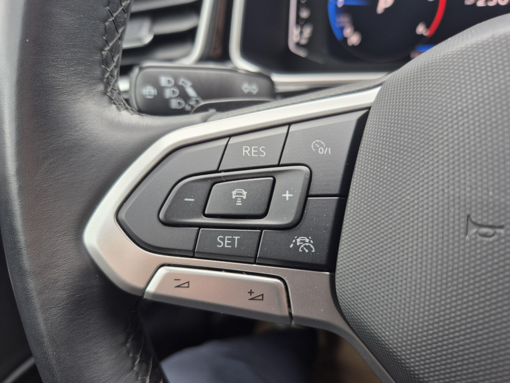 Acheter Volkswagen T-Roc T-Roc 2.0 TDI 150 Start/Stop DSG7 R-Line 5p occasion dans les concessions du Groupe Faurie