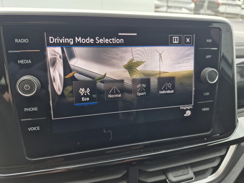 Acheter Volkswagen T-Roc T-Roc 2.0 TDI 150 Start/Stop DSG7 R-Line 5p occasion dans les concessions du Groupe Faurie