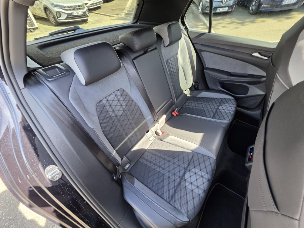Acheter Volkswagen Golf Golf 2.0 TDI SCR 150 DSG7 R-Line 1st 5p occasion dans les concessions du Groupe Faurie