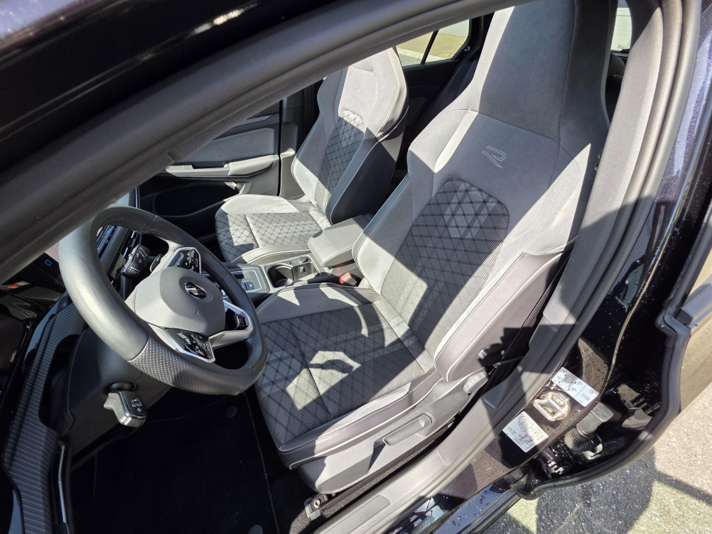 Acheter Volkswagen Golf Golf 2.0 TDI SCR 150 DSG7 R-Line 1st 5p occasion dans les concessions du Groupe Faurie