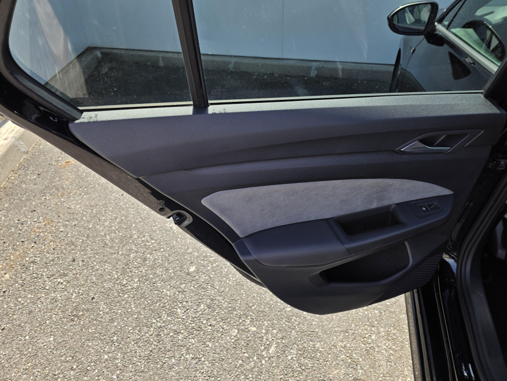 Acheter Volkswagen Golf Golf 2.0 TDI SCR 150 DSG7 R-Line 1st 5p occasion dans les concessions du Groupe Faurie