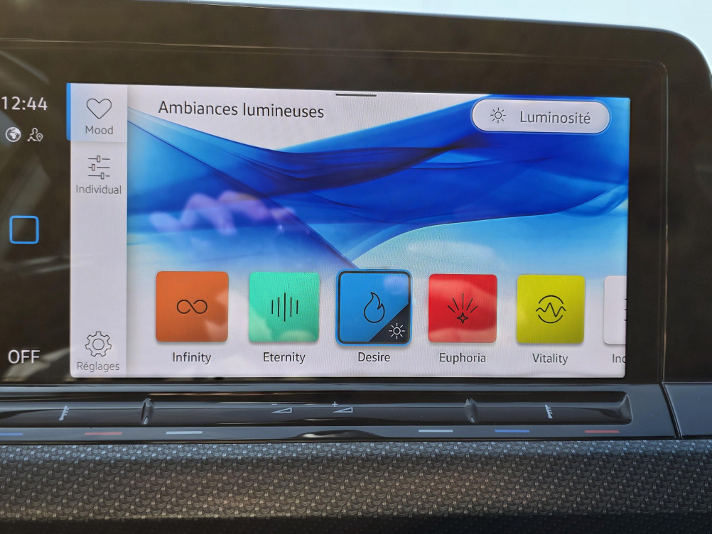 Acheter Volkswagen Golf Golf 2.0 TDI SCR 150 DSG7 R-Line 1st 5p occasion dans les concessions du Groupe Faurie