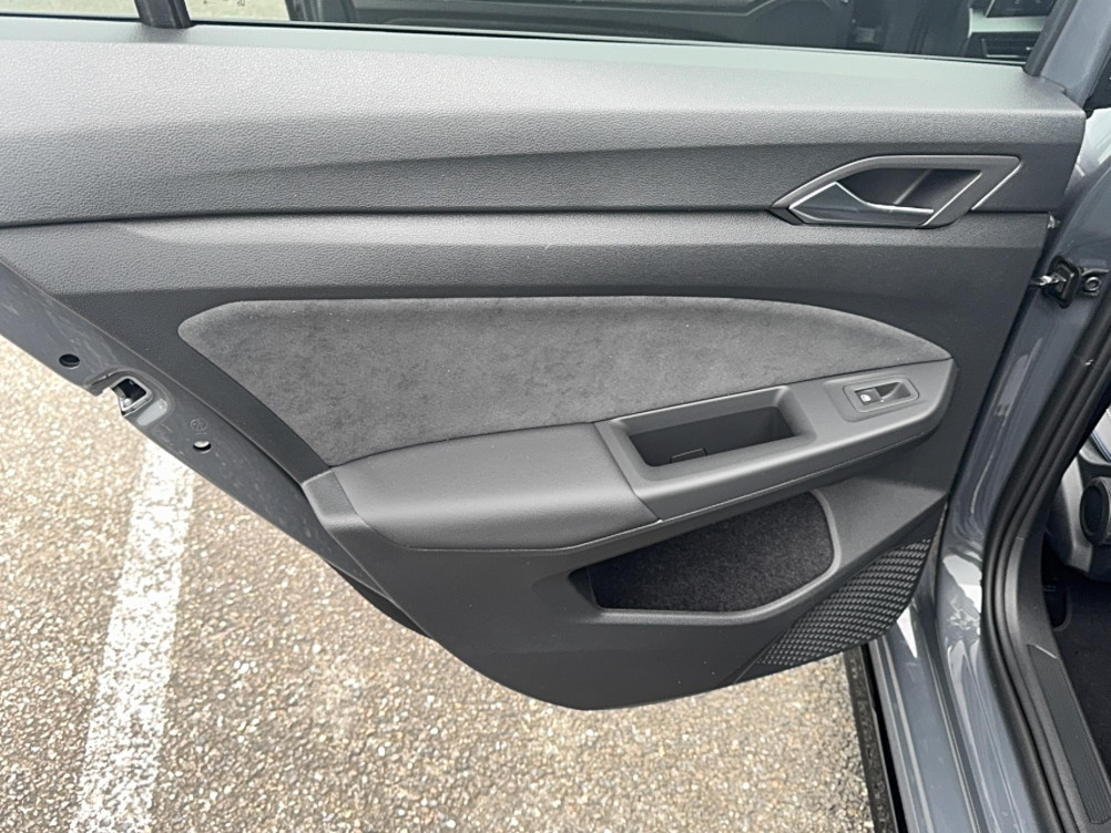 Acheter Volkswagen Golf Golf 1.5 eTSI EVO2 150 DSG7 R-Line Edition 5p neuf dans les concessions du Groupe Faurie