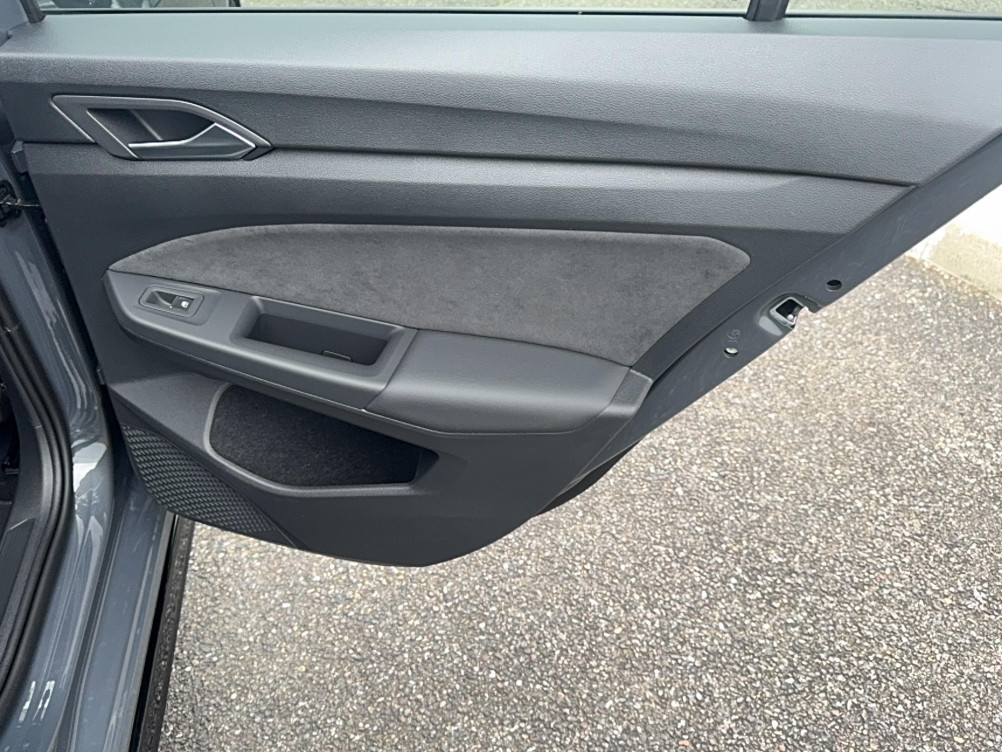Acheter Volkswagen Golf Golf 1.5 eTSI EVO2 150 DSG7 R-Line Edition 5p neuf dans les concessions du Groupe Faurie