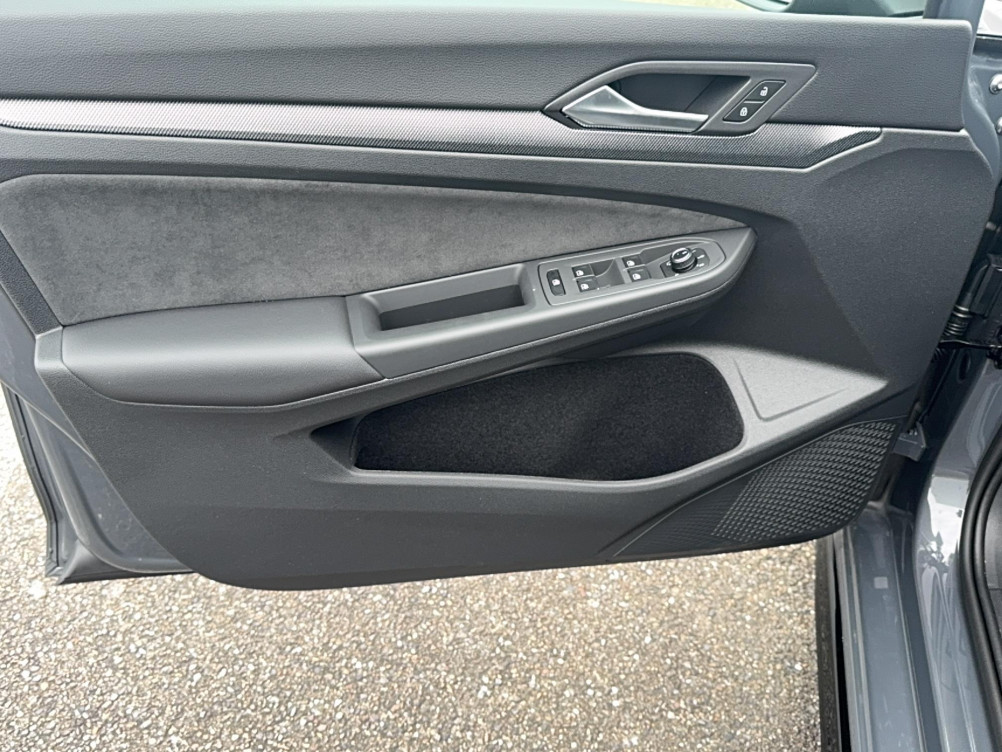 Acheter Volkswagen Golf Golf 1.5 eTSI EVO2 150 DSG7 R-Line Edition 5p neuf dans les concessions du Groupe Faurie